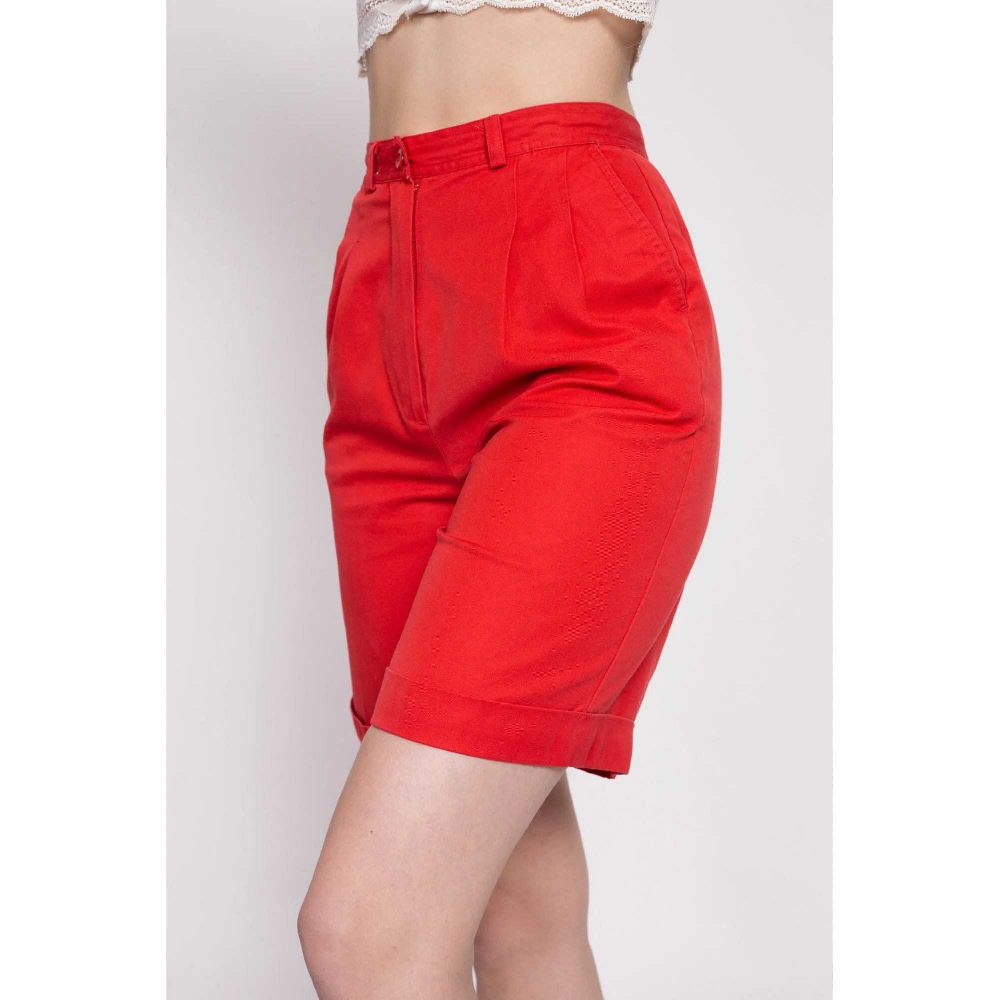 80s Red High Waisted Cuffed Shorts - Extra Small, 24"