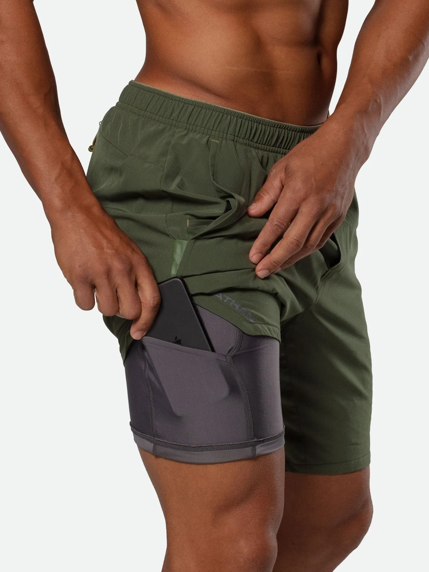 Men's Essential 9" Shorts