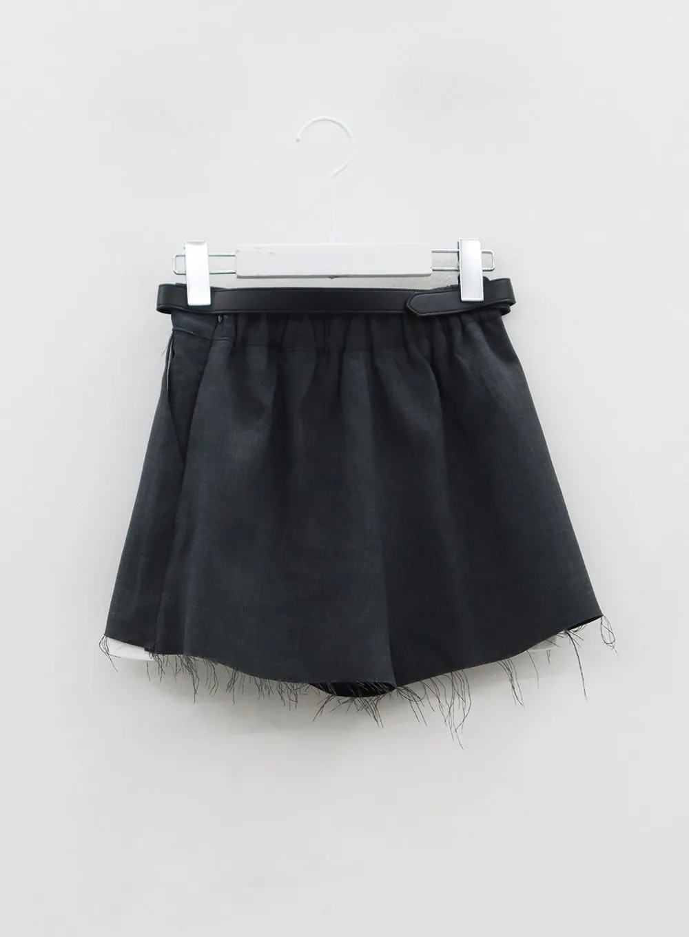 Torn Hem Shorts with Belt BS02